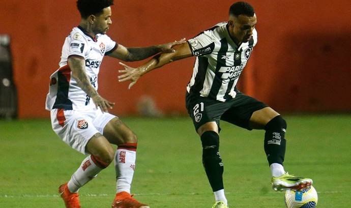 Vitória perde para o Botafogo no Barradão e segue próximo do Z-4