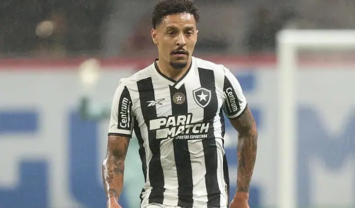 Apresentador sugere ao Botafogo punir Gregore por expulsão contra o Bahia