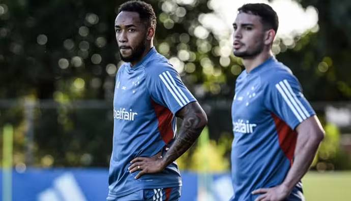 Atacante sofre lesão no joelho e desfalca o Cruzeiro contra o Vitória