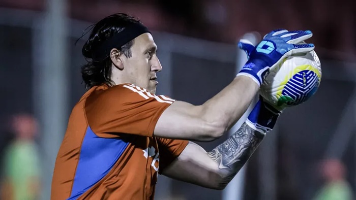 Cássio se rende a gol de Alerrandro e elogia defesa de Lucas Arcanjo