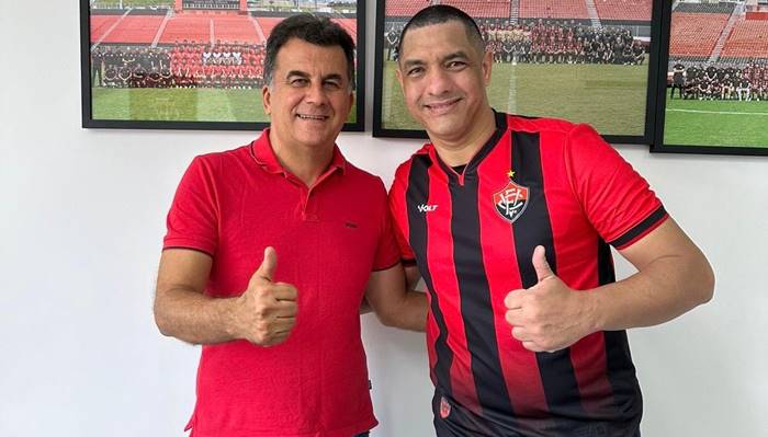 Ex-goleiro visita o Vitória e se impressiona com estrutura do clube