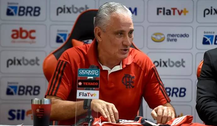 Tite celebra vantagem no jogo de ida contra o Bahia e elogia goleiro
