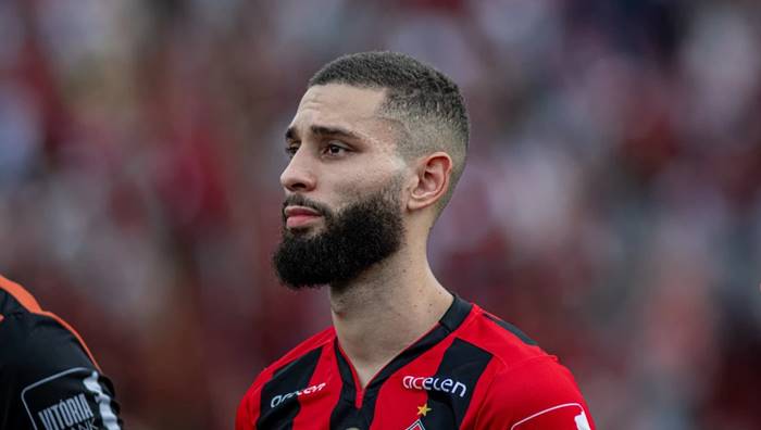 Valorizado, zagueiro garante foco no Vitória: ‘Se existe outra coisa deixo para o meu empresário’