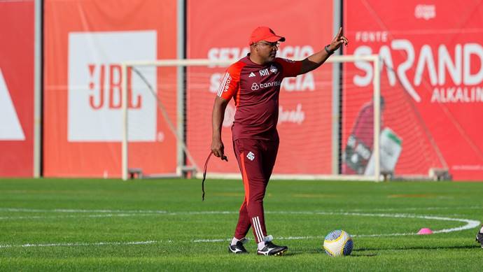 Internacional terá estreia na zaga contra o Vitória; Veja provável time