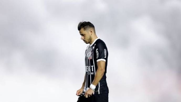 Concorrentes diretos tropeçam, e Vitória tem chance de abrir vantagem do Z4