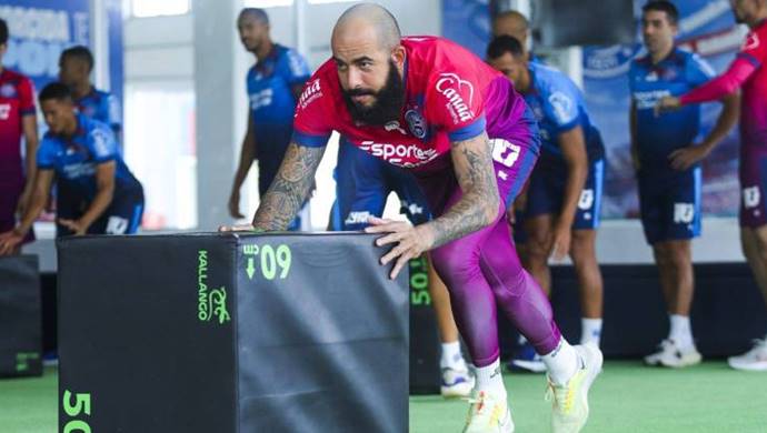 Bahia se reapresenta após goleada; Atacante inicia transição física