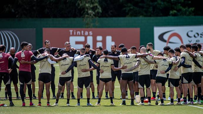 Vitória se reapresenta e inicia preparação para enfrentar o Juventude