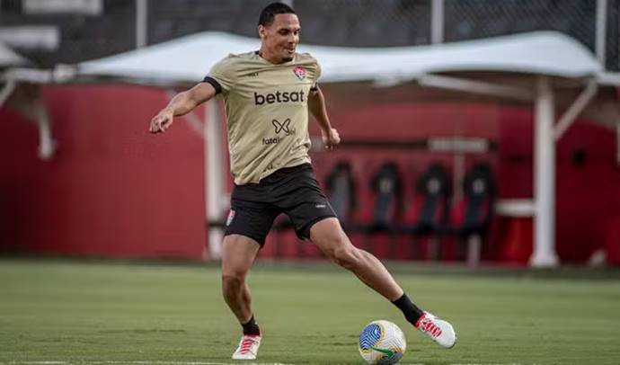 Com Osvaldo de espectador, Vitória faz penúltimo treino de olho no Juventude