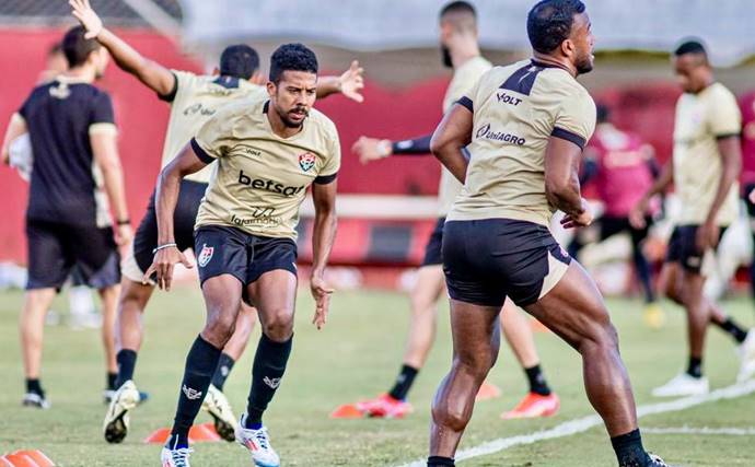 Vitória realiza penúltimo treino antes da viagem para Porto Alegre