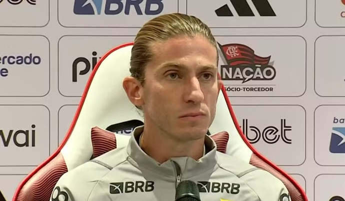 Filipe Luís é apresentado como técnico efetivo e comanda o Flamengo contra o Bahia
