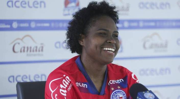 Apresentada, goleira Dida celebra retorno ao Bahia e comenta apelido