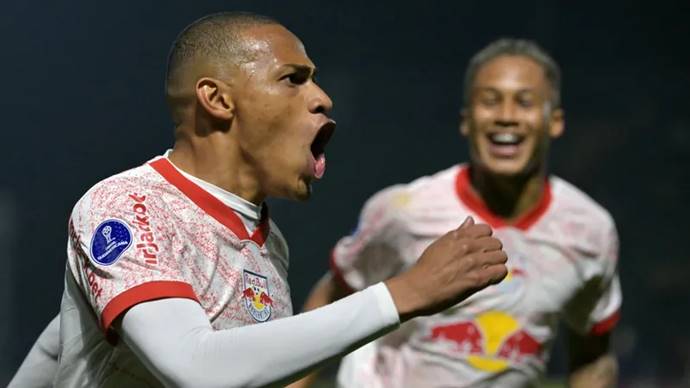 Bragantino tem retorno de meia para enfrentar o Vitória no Barradão