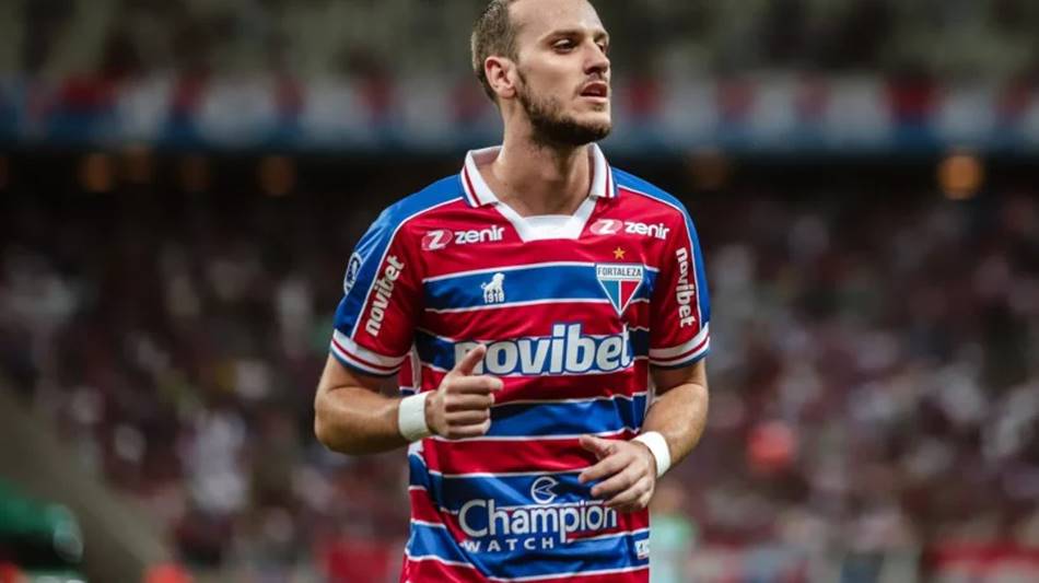 Meia do Fortaleza é apontado como alvo do Bahia, mas CEO descarta negócio