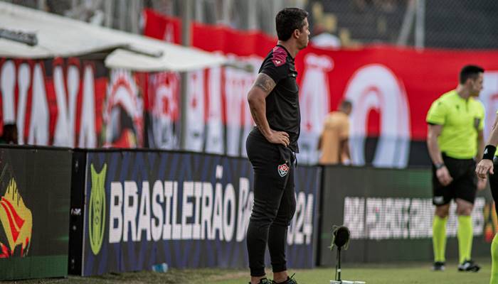 Carpini valoriza vitória e explica mudanças: ‘Não tenho medo de arriscar’