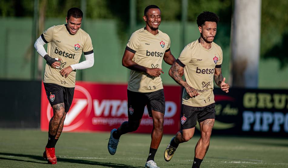 Após vencer o Fluminense, Vitória volta aos treinos de olho no Athletico