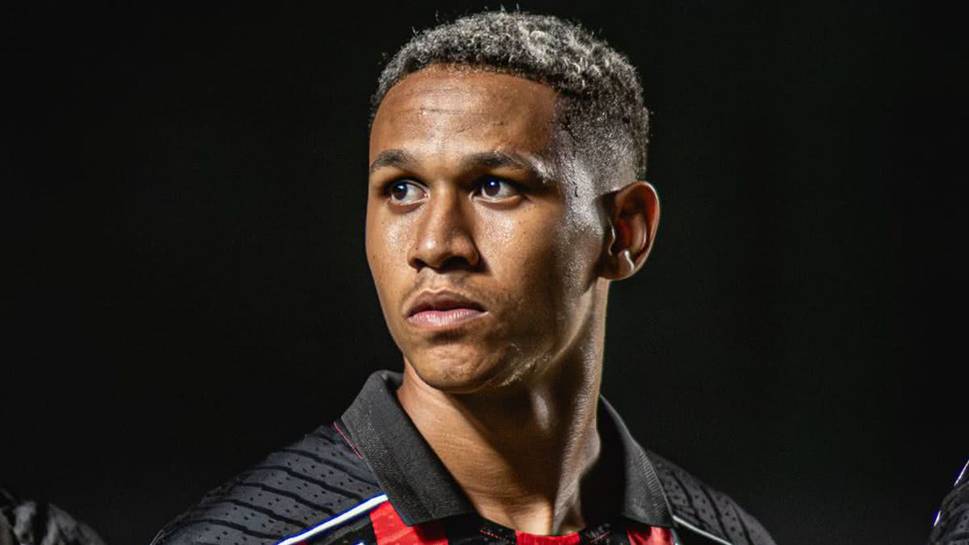 Vitória renova contrato de volante prata da casa até 2028