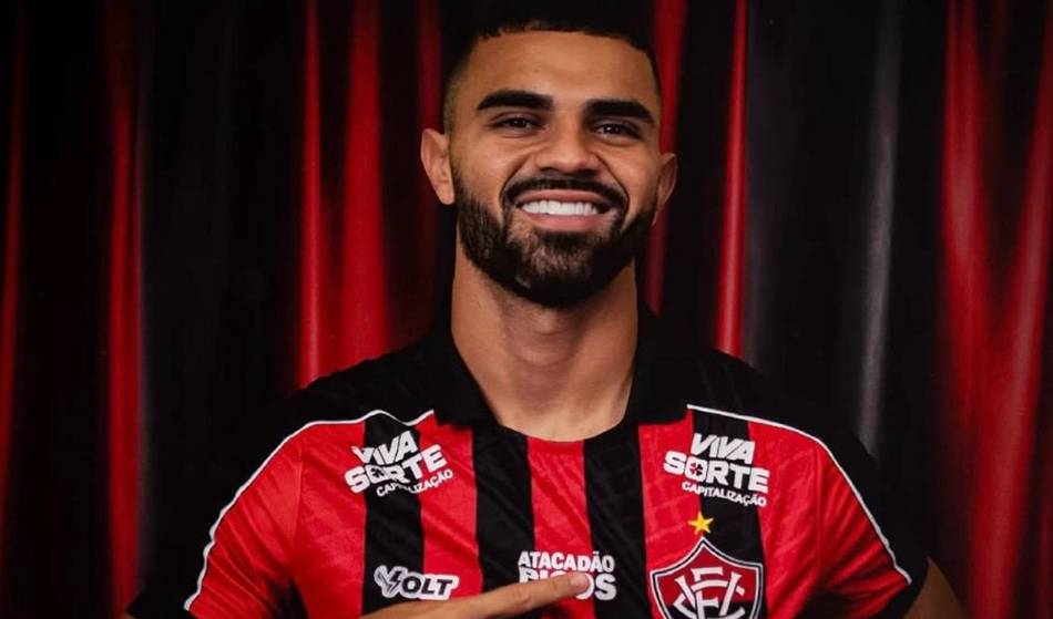 Vitória anuncia contratação de mais um atacante para a temporada