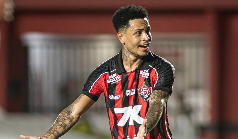Matheuzinho será reavaliado após sofrer corte no tornozelo