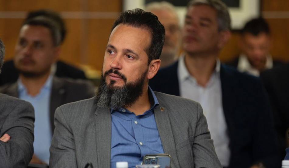 Presidente da FBF fala sobre possível volta da torcida mista no Ba-Vi