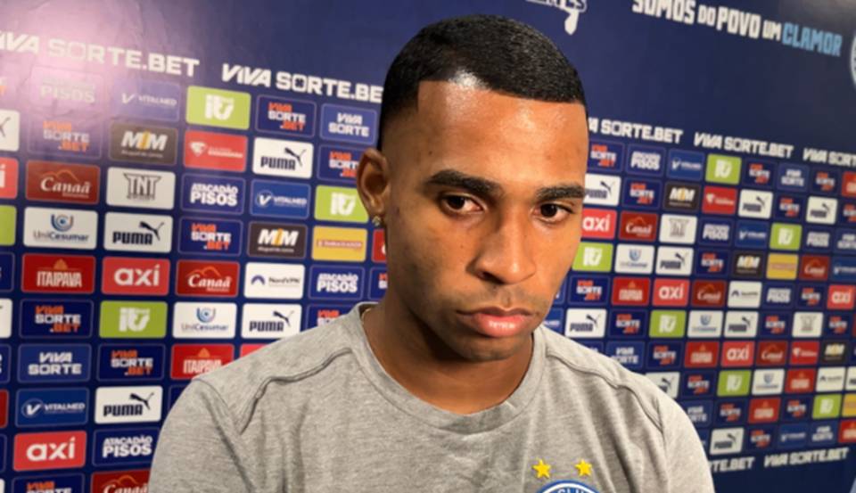 Jean Lucas defende Willian José após vaias da torcida por pênalti perdido