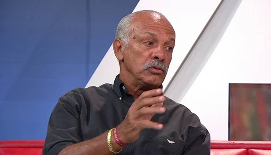 Torcida do Bahia se revolta com comentário de Júnior durante transmissão