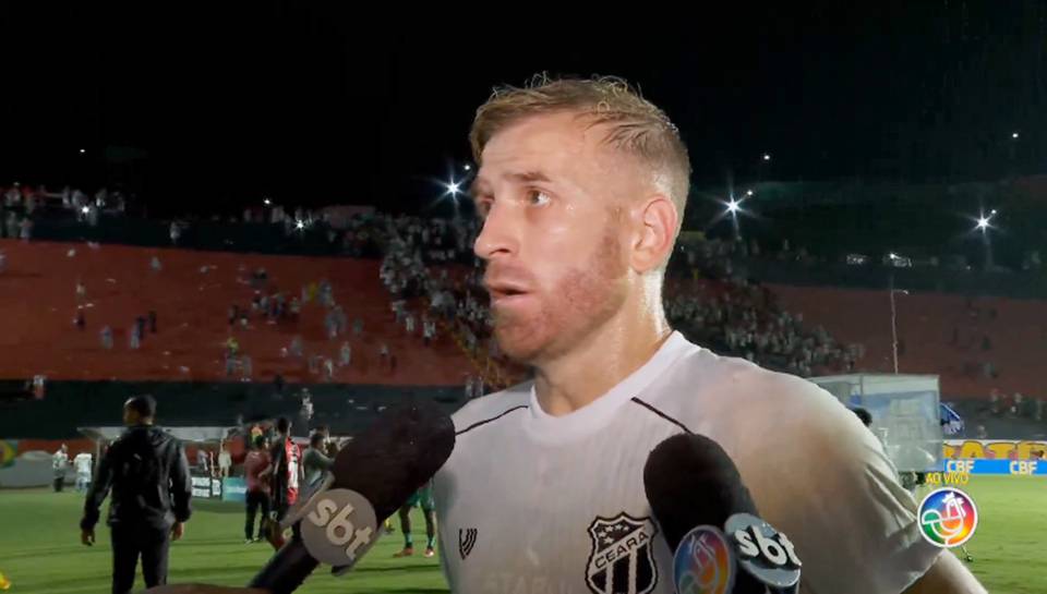 Atacante critica arbitragem após eliminação para o Vitória: ‘Ceará merece respeito’