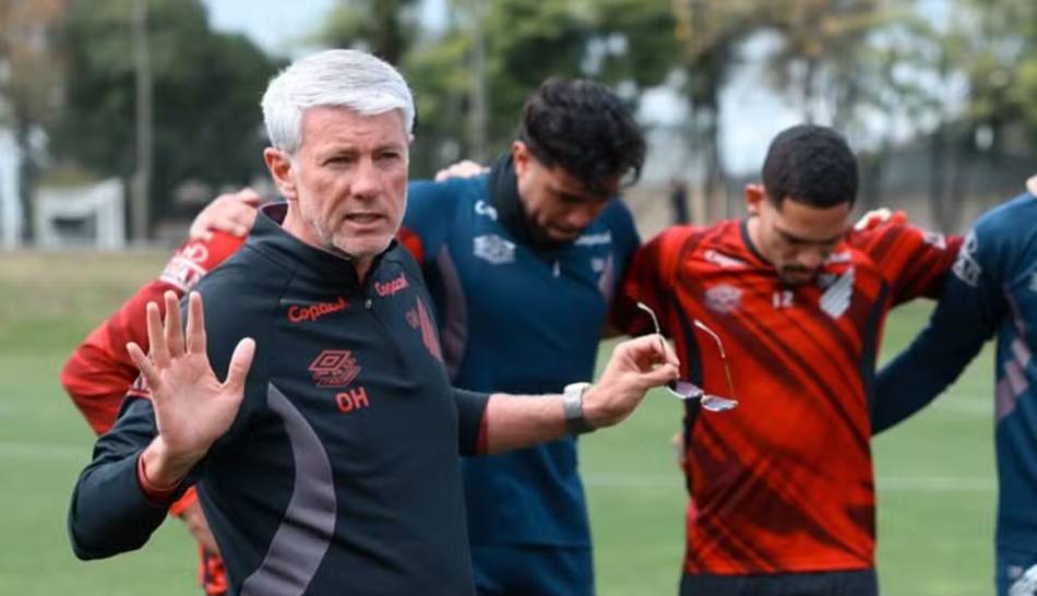 Sem trio titular, Odair define time do Athletico-PR para pegar o Bahia